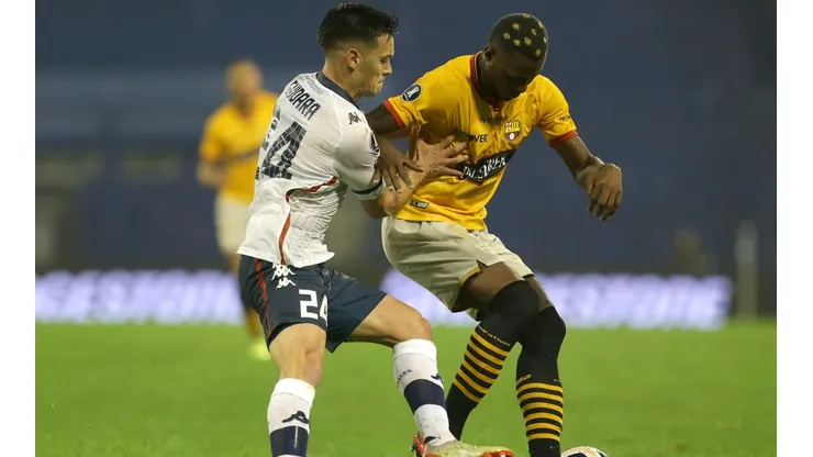Vélez viaja con ventaja a la revancha en Guayaquil.
