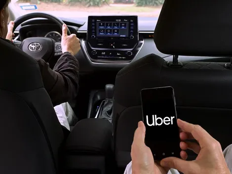 ¿Cómo gestiona Uber la seguridad de sus usuarios en cada viaje?