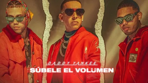 Daddy Yankee junto a sus colaboradores, Mike Towers y Jhay Cortéz