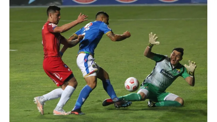 Audax sigue arriba, pero no en solitario