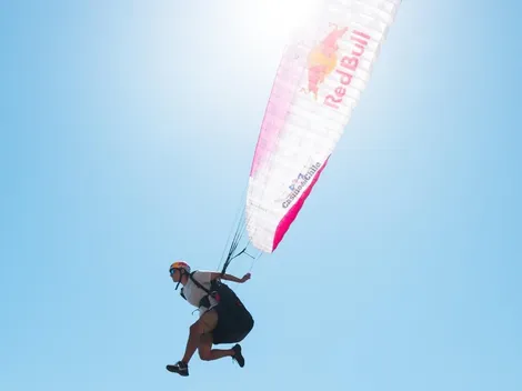 Chileno de 25 años es campeón mundial de parapente acrobático