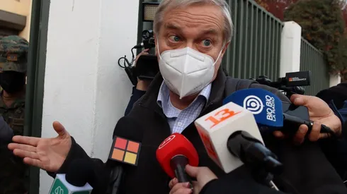 Kast lanza su campaña presidencial “Para derrotar al comunismo”