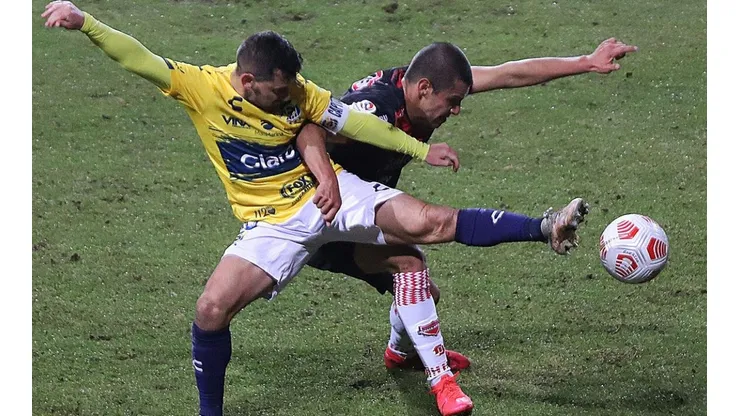 Everton y Ñublense juegan en Viña