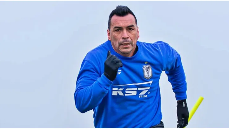 Esteban Paredes podría volver este domingo al fútbol.