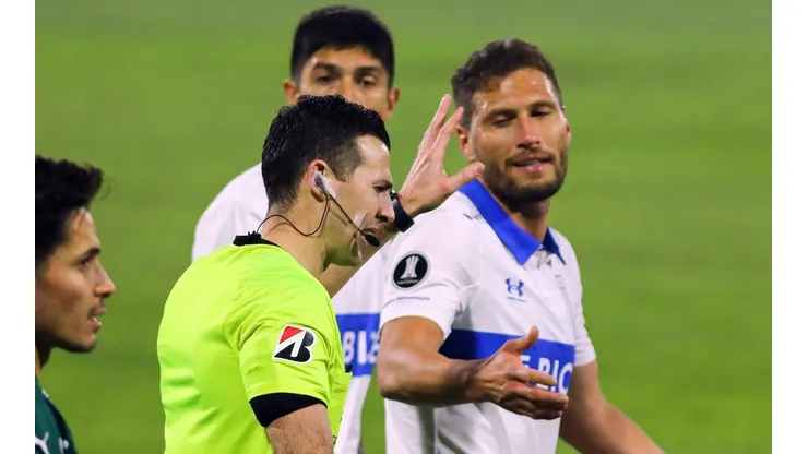 Los últimos meses han estado marcados por repetidas decisiones del VAR que perjudican al fútbol chileno