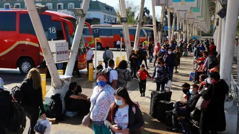 Este fin de semana largo se espera suba el número de viajes. Foto: Agencia Uno.