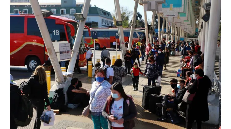 Este fin de semana largo se espera suba el número de viajes. Foto: Agencia Uno.
