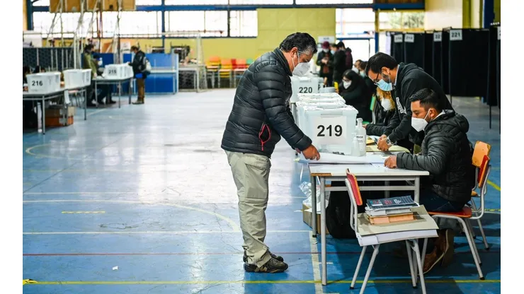 El llamado es a revisar los datos electorales. Foto: Agencia Uno.
