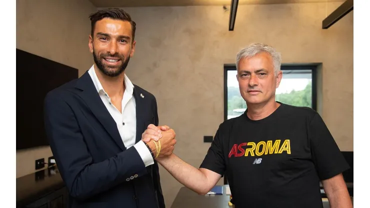 Mourinho saluda a su nuevo refuerzo en la Roma