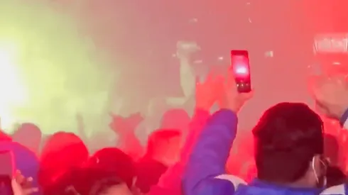 Hinchas de la UC llegaron a apoyar al plantel antes del partido con Palmeiras