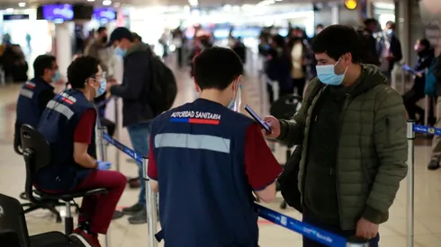 ¿Cómo y por qué motivos se puede viajar fuera de Chile?