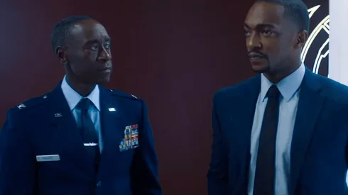 La única escena en todo The Falcon and The Winter Soldier en que aparece Don Cheadle.