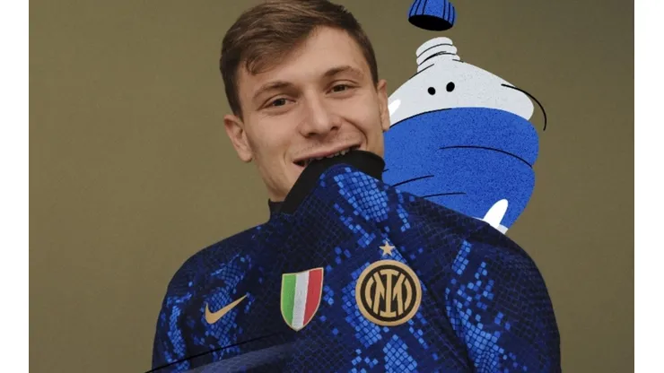 Inter compartió imágenes de su nueva camiseta de local.