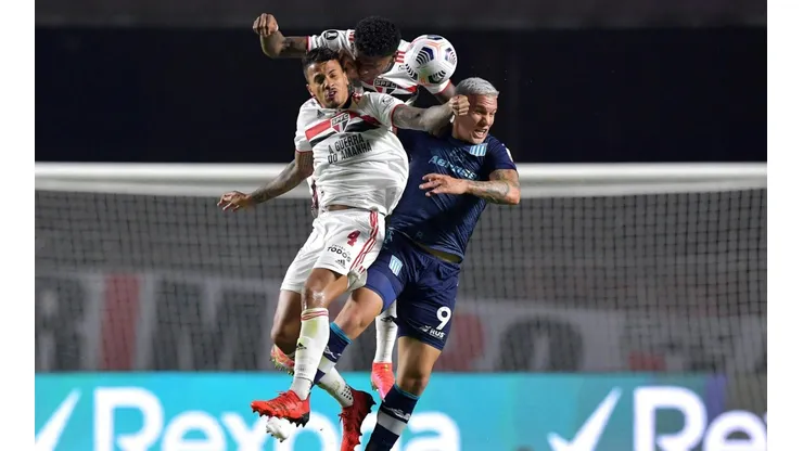 Racing de Mena y Arias se ilusiona tras empate en Brasil