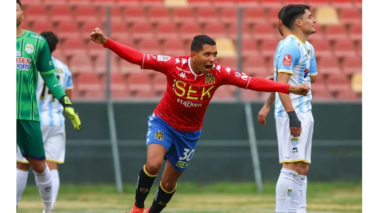 Palacios anotó el gol del triunfo y clasificación para Unión Española