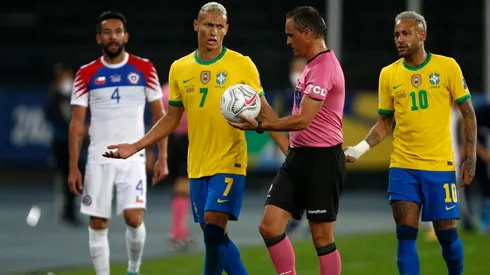 Richarlison se agrandó tras eliminar a La Roja de Copa América, y hoy internet le pasó la cuenta.