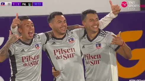 Colo Colo celebra el golazo de Martín Rodríguez a Palestino.