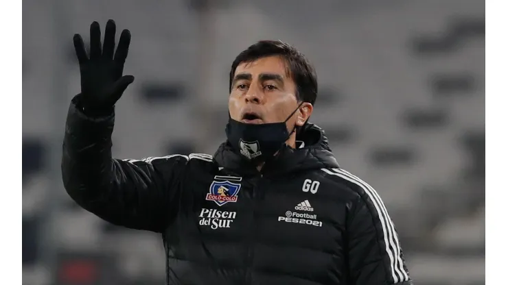 Gustavo Quinteros durante el partido de Colo Colo ante Palestino.