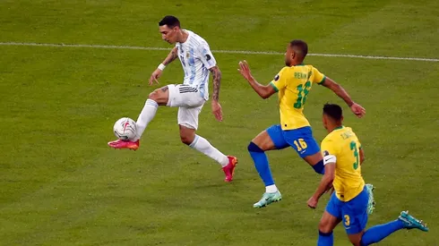 Ángel di María controló con una clase espectacular antes de definir por sobre Ederson en el gol que le dio el título de la Copa América a Argentina