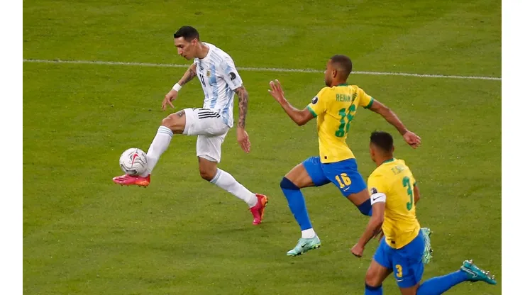 Di Maria anotó el gol del triunfo de Argentina ante Brasil