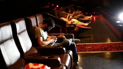 Hasta 1000 personas con Pase de Movilidad se podrán reunir en Fase 4.