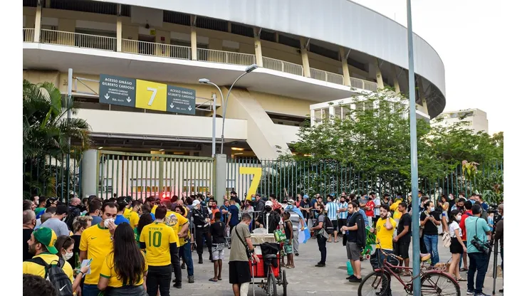 Brasileños y argentinos ya están en el Maracaná para la gran final