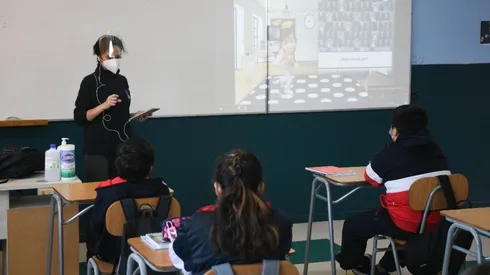 Familias que tengan entre sus integrantes personas que hayan cursado entre 5° año básico y 4° año medio son principales beneficiarias.