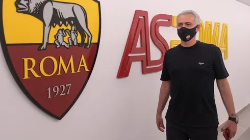 Mourinho ácido en su presentación como nuevo DT de la Roma.