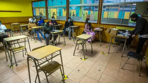 ¿En qué fase del Plan Paso a Paso abren los colegios?