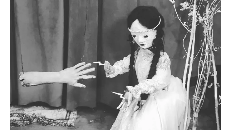 La protagonista de Los Huesos, el nuevo corto de Cristóbal León y Joaquín Cociña, con producción ejecutiva de Ari Aster.