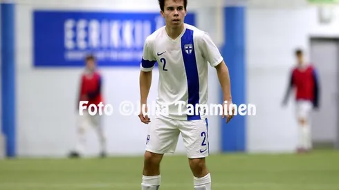Matías Kivikko jugando por las selecciones menores de Finlandia