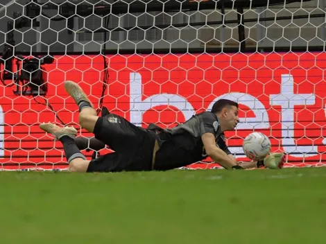 El único argentino enojado con Emiliano Martínez lo destroza