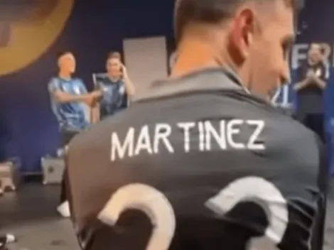 Dibu Martínez se lució en el camarín con un tiritón de la muerte