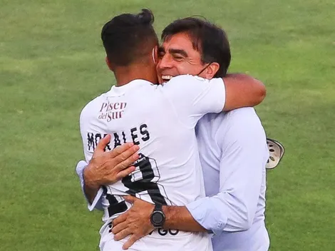 Gustavo Quinteros sube al columpio al goleador Iván Morales