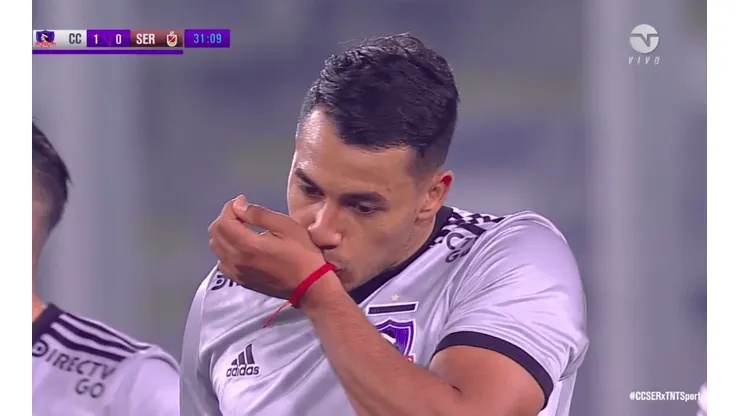 Iván Morales celebra un nuevo gol en su mejor temporada como profesional en Colo Colo.