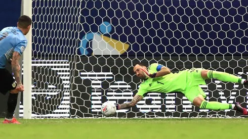 Ospina fue la gran figura de Colombia ante Uruguay