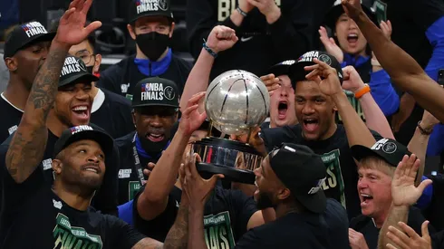 Los Bucks festejan el título de la Conferencia Este que lo lleva la final de la NBA