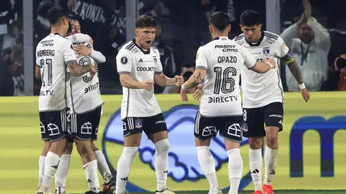 Elige el uniforme de Colo Colo como uno de los más lindos.