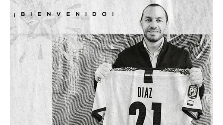 El club paraguayo presentó al chileno en redes sociales este viernes.