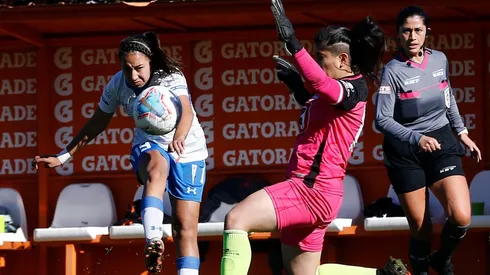 Carla Pérez fue una de las goleadoras de la UC ante Cobresal el fin de semana.