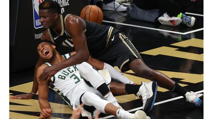 El jugador de los Bucks sufrió una fea lesión en su rodilla izquierda