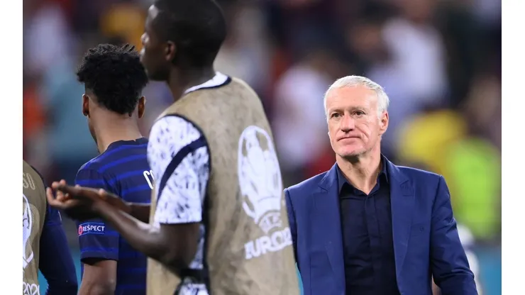 Didier Deschamps es criticado tras eliminación de Francia.
