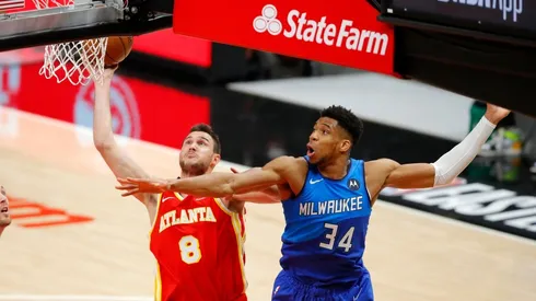 Milwaukee Bucks lidera la serie por 2-1 sobre los Atlanta Hawks.