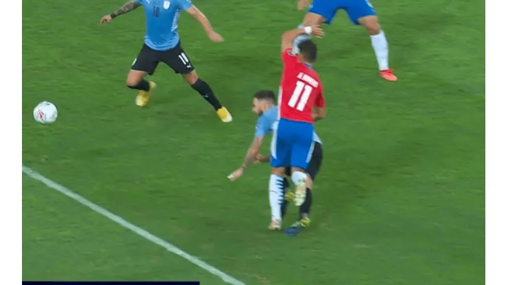 Uruguay se pone en ventaja con un penal ante Paraguay