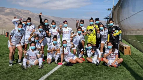 Colo Colo festeja la goleada 5-0 sobre Iquique en el norte