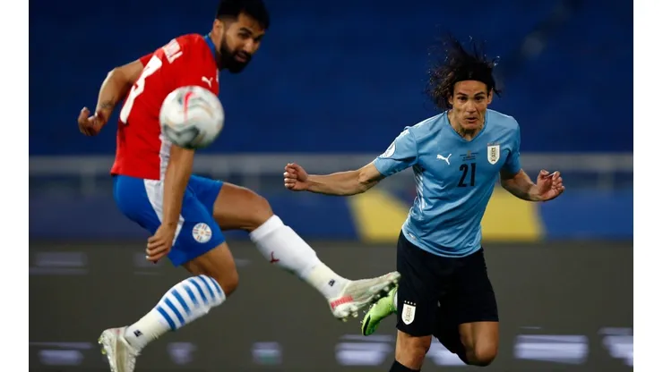 Cavani anotó el gol de la victoria de Uruguay ante Paraguay