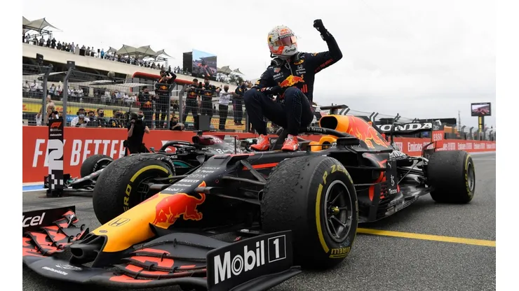 El holandés llegó P1 delante de Bottas y Hamilton para seguir líder del mundial de pilotos.