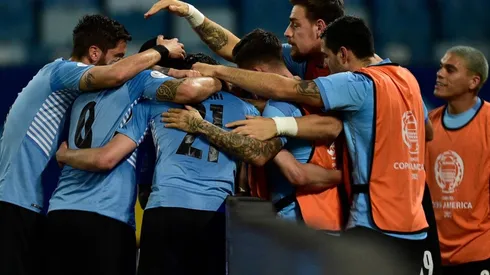 Uruguay juega ante Paraguay en el último partido del grupo de Chile