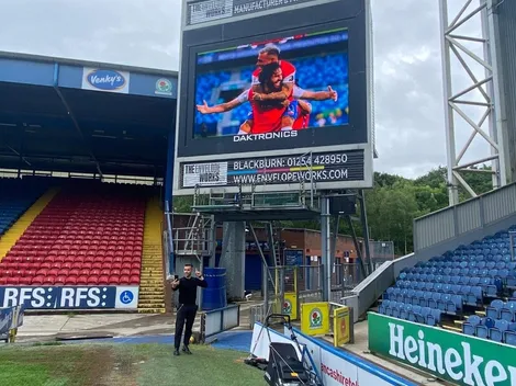 ¡Locura en el Blackburn por Brereton! Luce su gol con Chile