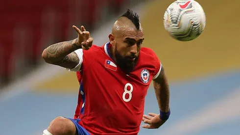 Pollo Véliz ironizó tratando de "Dios" a Arturo Vidal